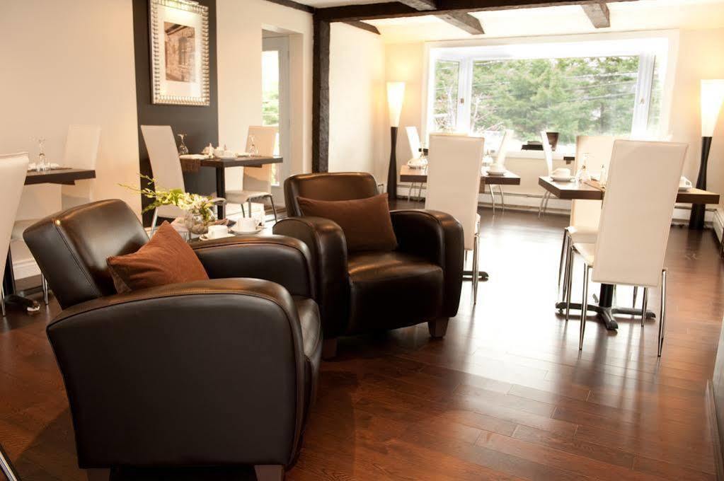 Auberge Sous L'Edredon B&B Saint-Sauveur-des-Monts Extérieur photo