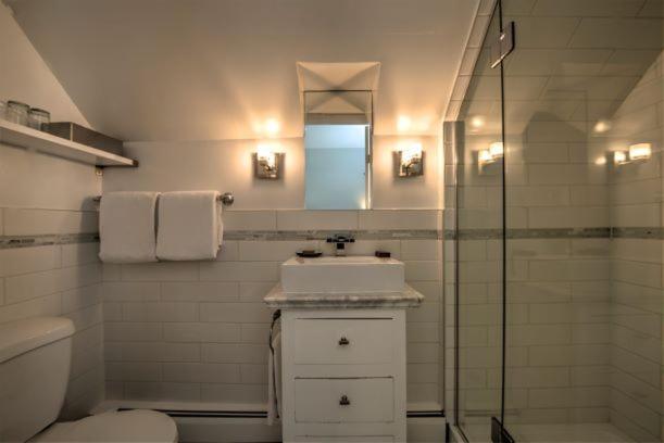 Auberge Sous L'Edredon B&B Saint-Sauveur-des-Monts Extérieur photo