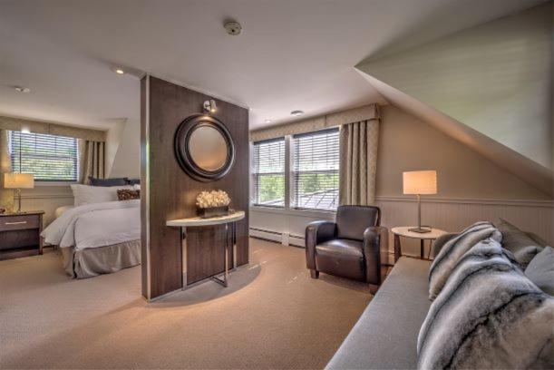 Auberge Sous L'Edredon B&B Saint-Sauveur-des-Monts Extérieur photo