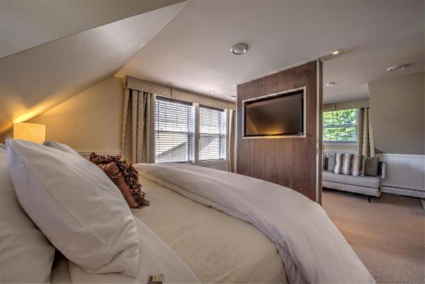 Auberge Sous L'Edredon B&B Saint-Sauveur-des-Monts Extérieur photo