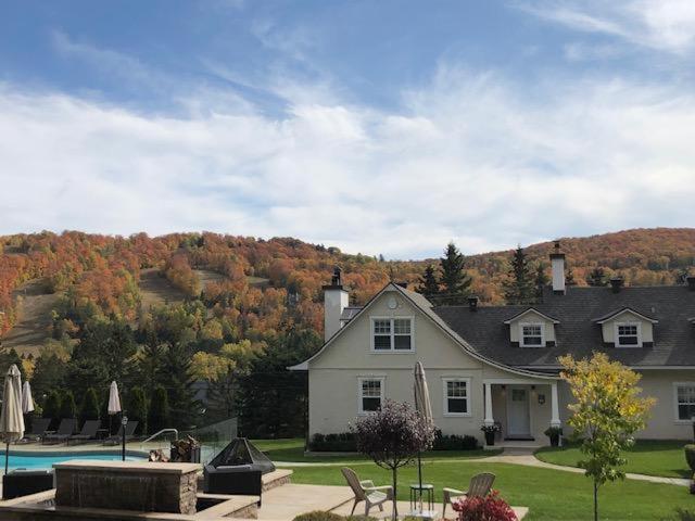 Auberge Sous L'Edredon B&B Saint-Sauveur-des-Monts Extérieur photo